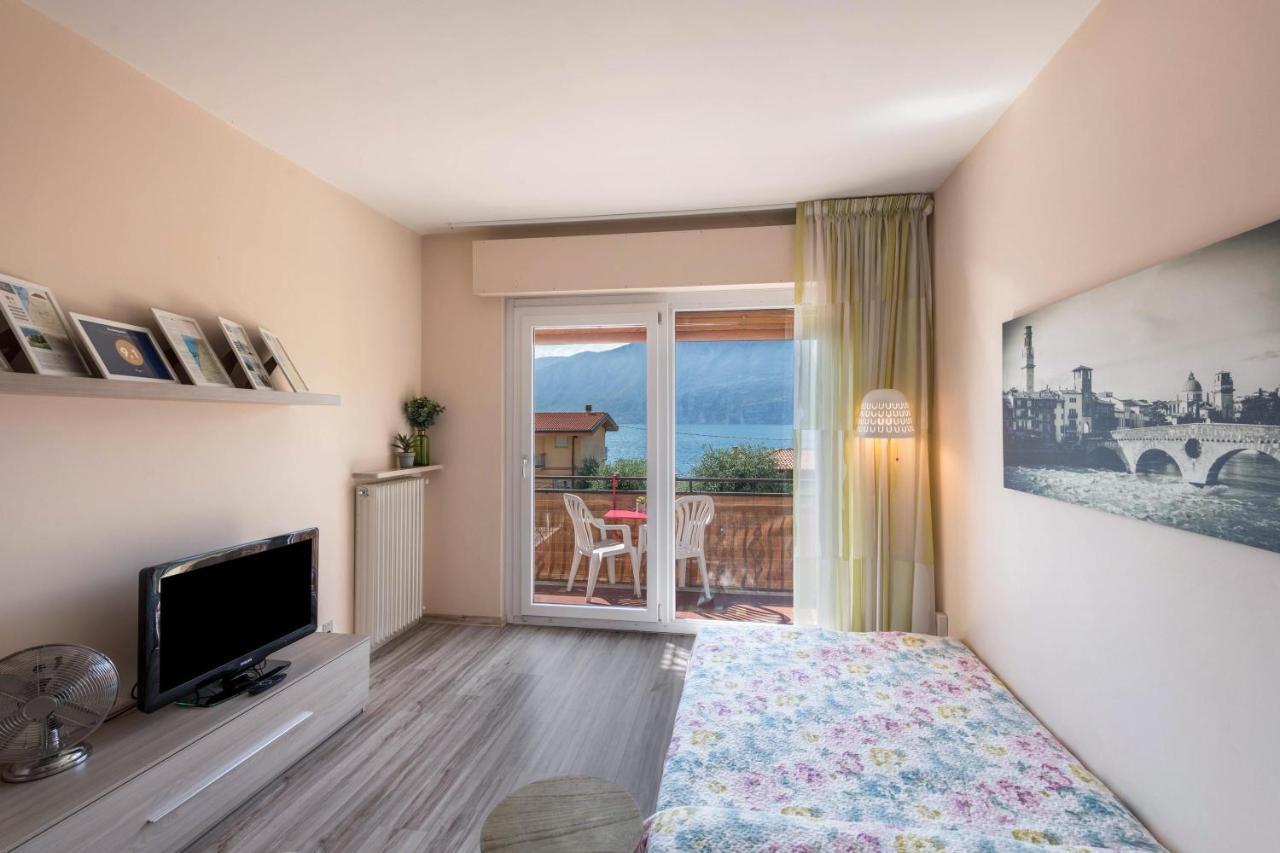 Lake View With Aircon - 5 Minutes From The Beach! เบรนโซเน ซูล การ์ดา ภายนอก รูปภาพ
