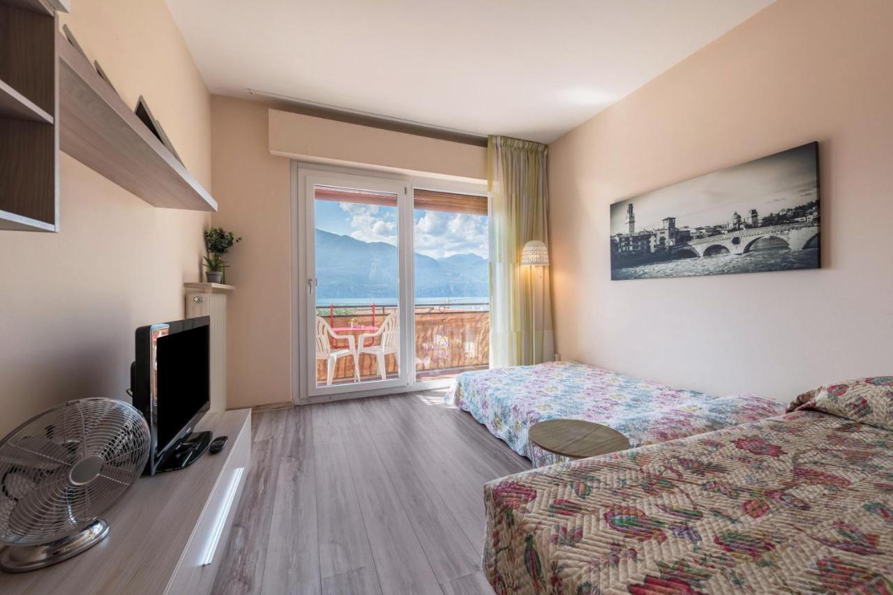 Lake View With Aircon - 5 Minutes From The Beach! เบรนโซเน ซูล การ์ดา ภายนอก รูปภาพ