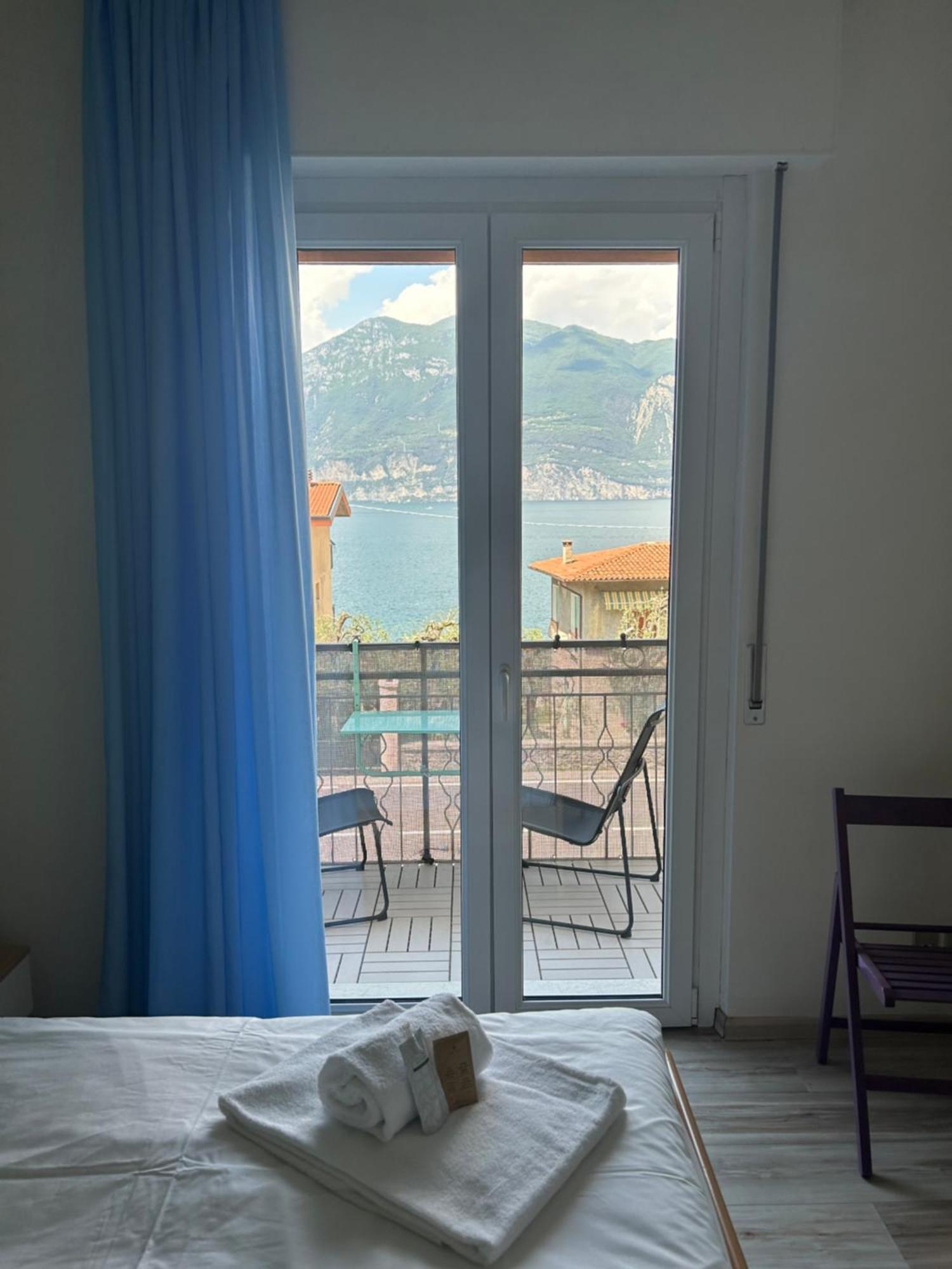 Lake View With Aircon - 5 Minutes From The Beach! เบรนโซเน ซูล การ์ดา ภายนอก รูปภาพ